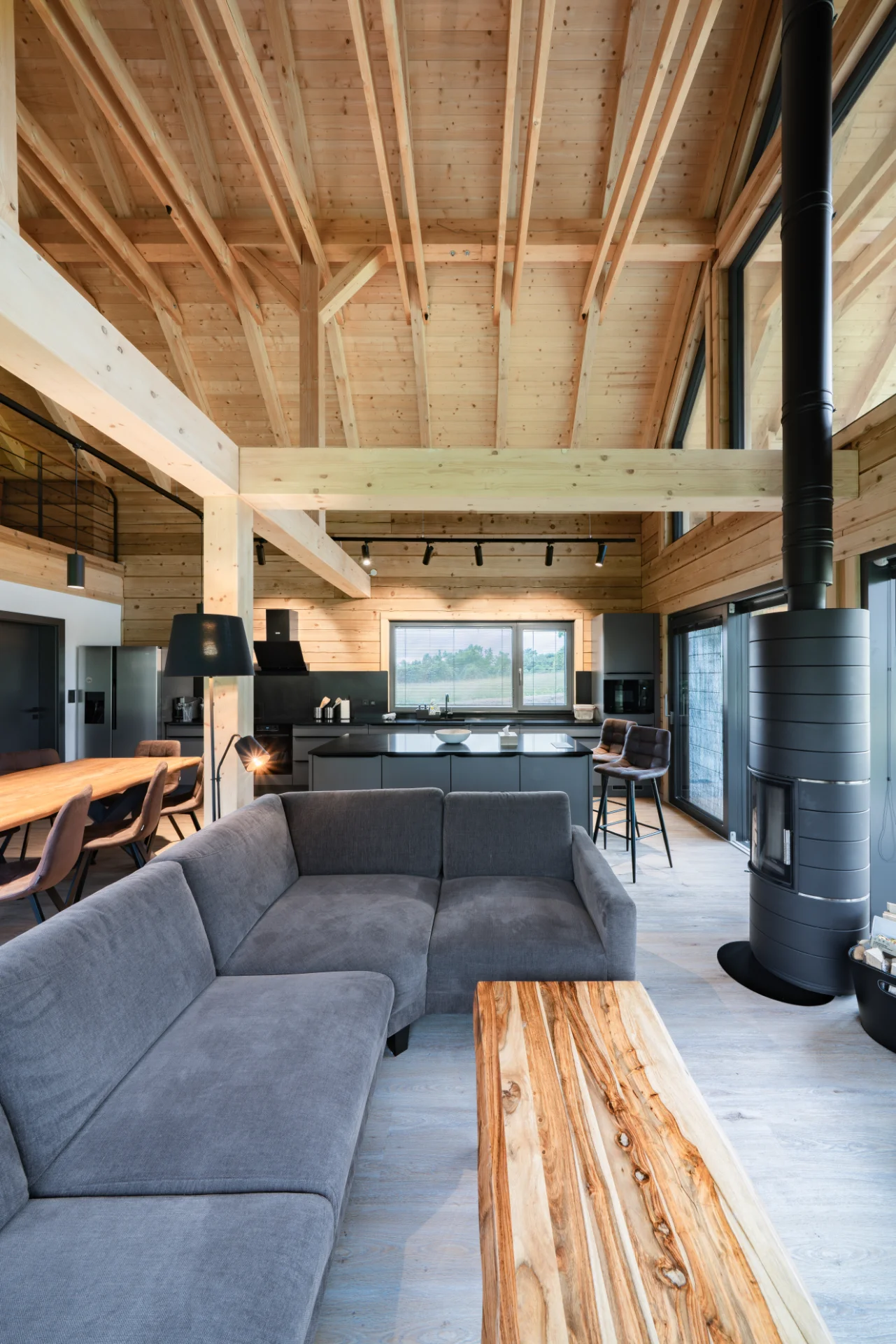 Wohnzimmer mit Lagerkamin
